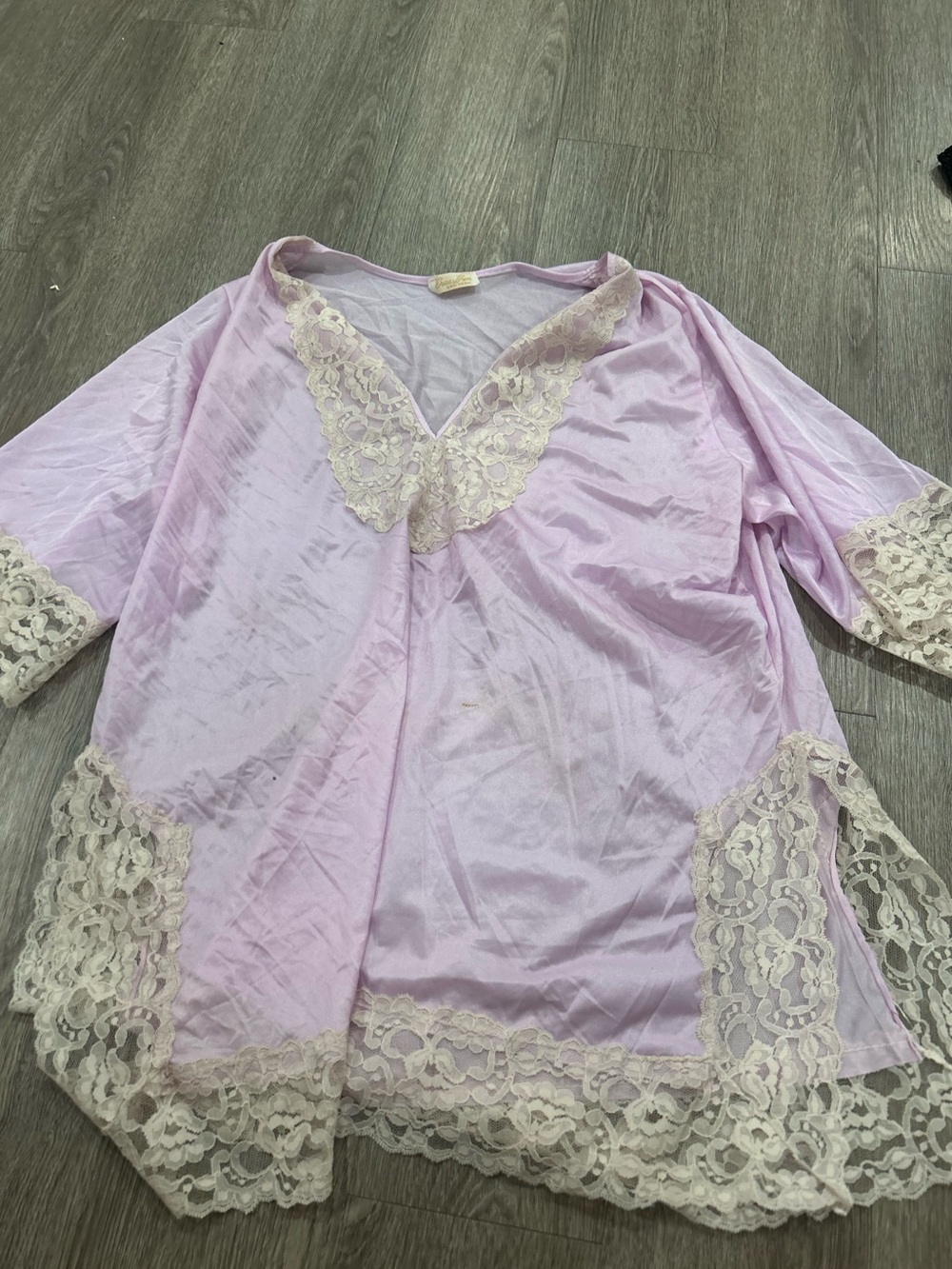 Vintage Lace-Trim V-Neck Lounge Top - Lilac